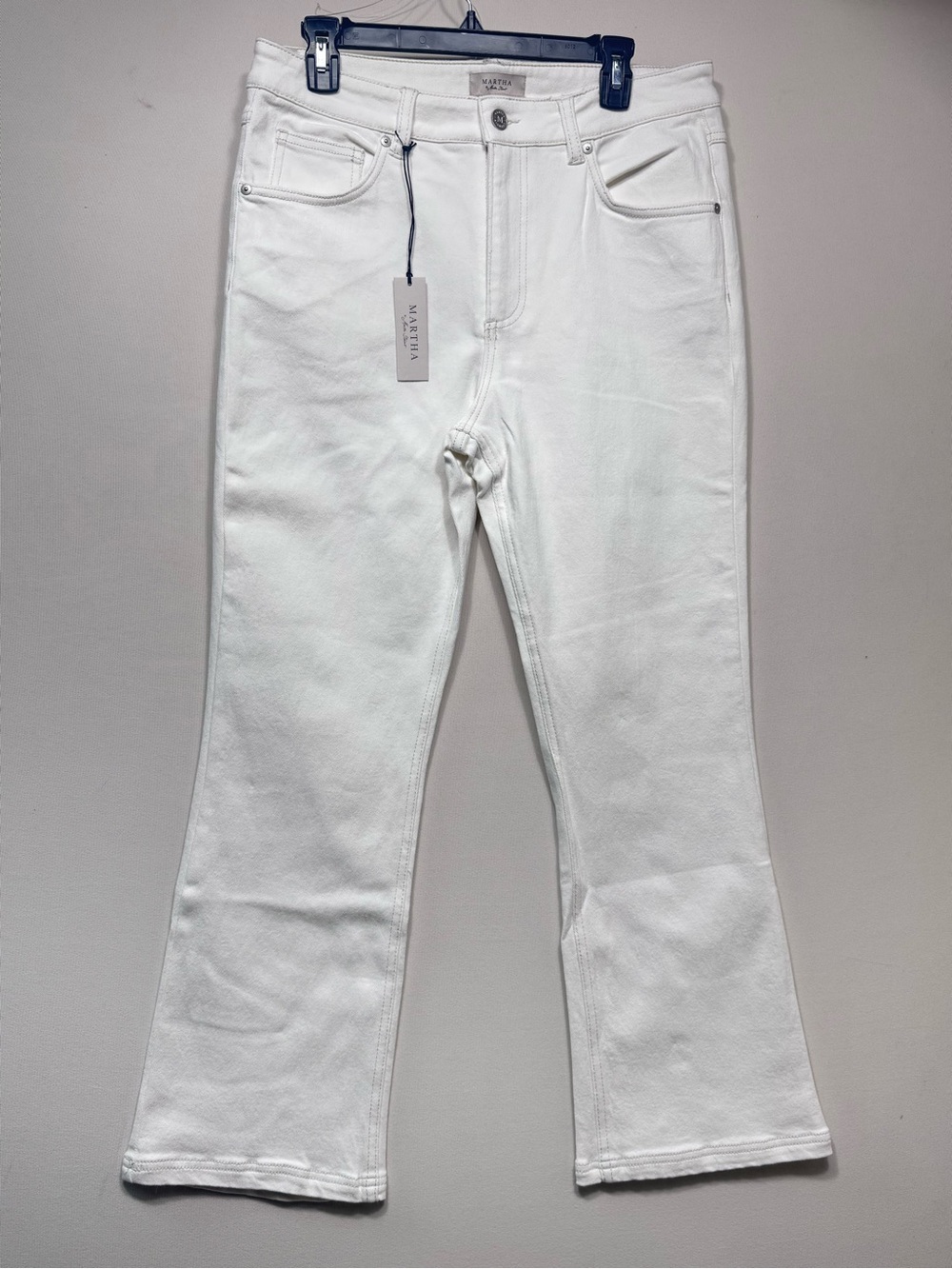 Martha Stewart Mid Rise Cropped Flare Jeans
Vanilla Bean
SIZE 14 NWT